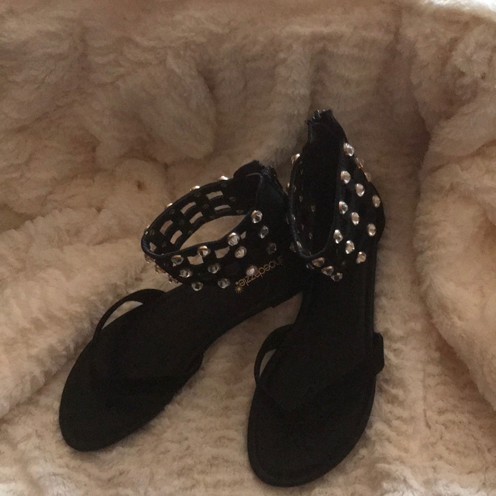 Shoe - Picture 2 of 2
